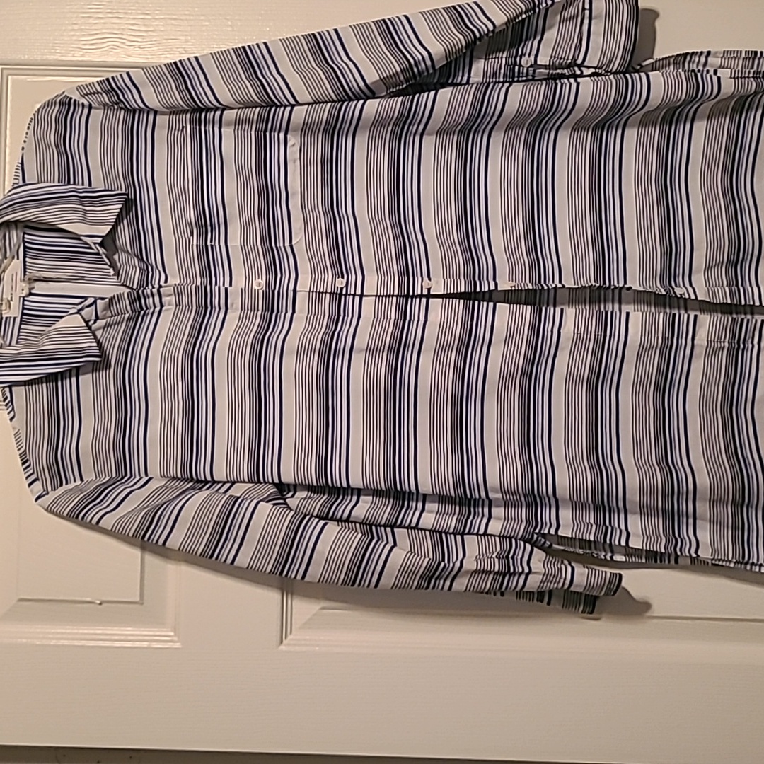 Vince Camuto Button Down